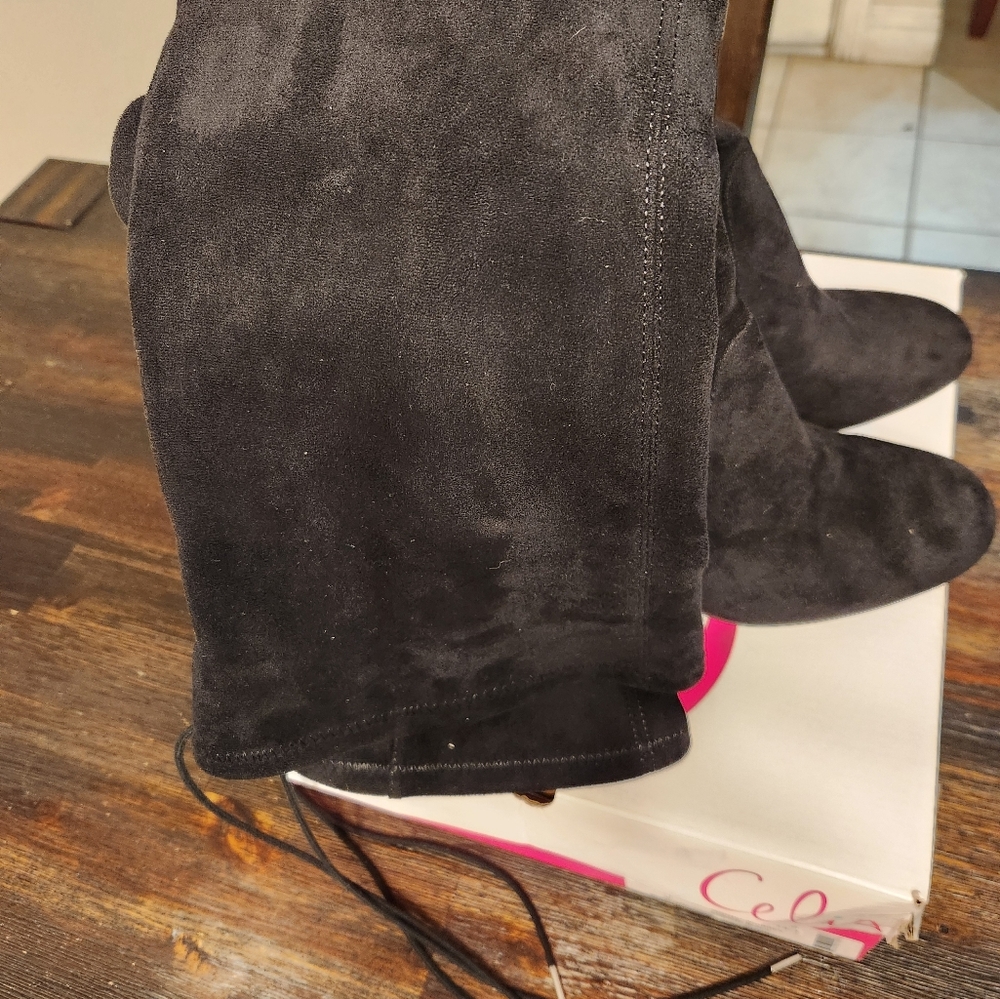 Boots - Picture 5 of 9